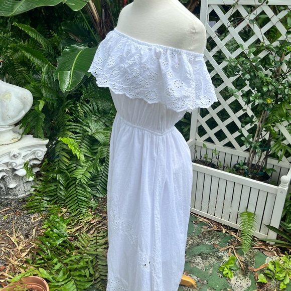 Maxi Dress 100% cotton eyelet ruffle off the shoulder - Picture 4 of 16